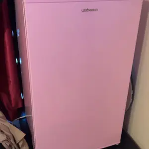 Upstreman mini fridge 3.2 Cu.Ft with Freezer Compact Single-Door Fridge for Dorm Office Bedroom BR321 Adjustable Temperature Thermostat Energy-Efficient Quiet Operation Pink