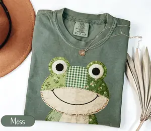 Comfort Colors PRINTED Faux Patchwork Frog TShirt, Quilted Gingham Floral Frog Tee, Cute Rustic Nature Lover Shirt, Cottagecore Amphibian Gift