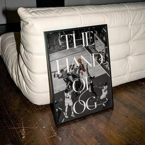 Iconic New York Knicks The Hand of OG Poster | NBA Finals Game 4 Wall Art | OG Anunoby Right Hand of God Aesthetic | Modern Editorial Poster