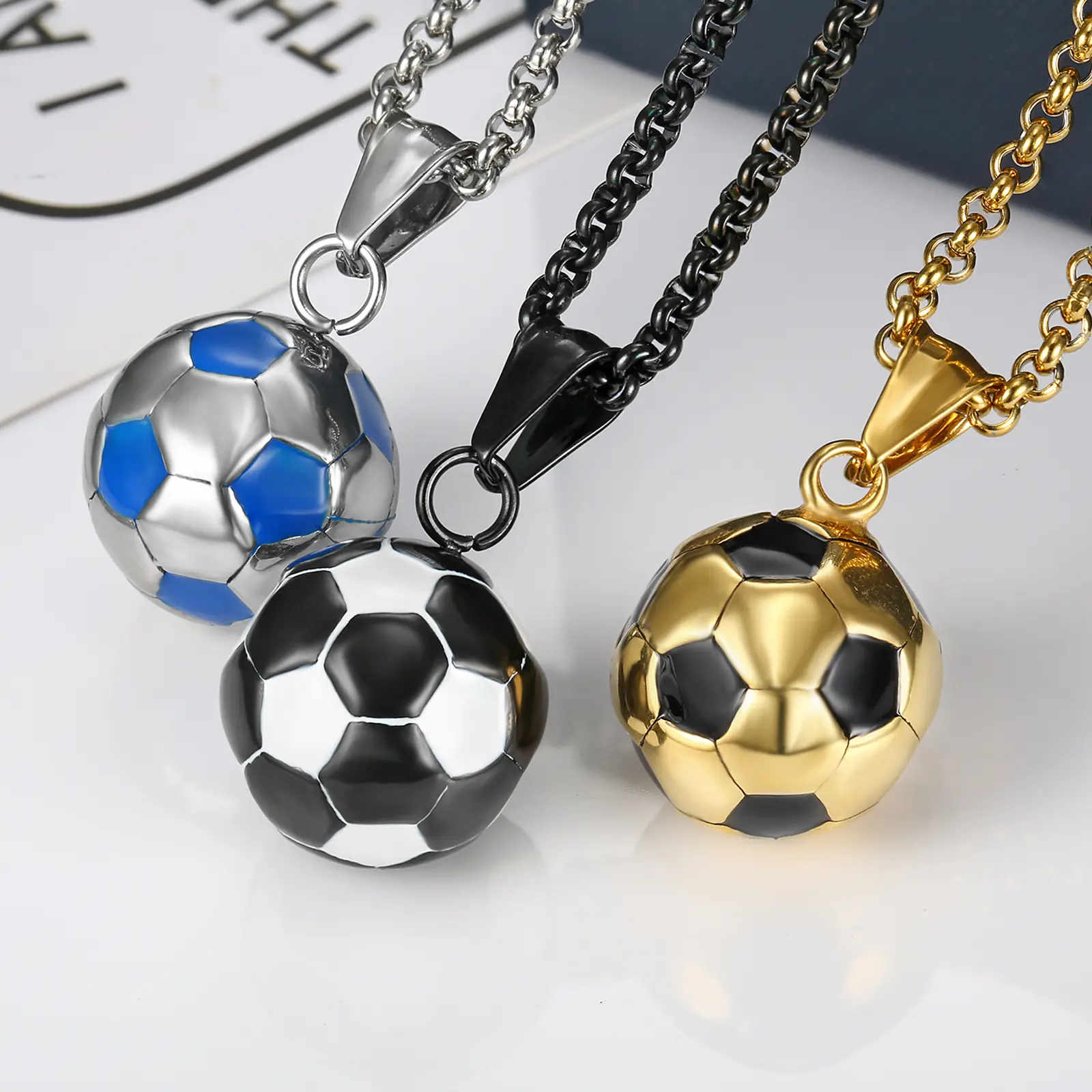1pc Fashion Avant-garde Stainless Steel Men's Football Design Pendant Necklace Creative Simple Daily Casual Wear Jewelry, Fashion Pendants, One-Piece