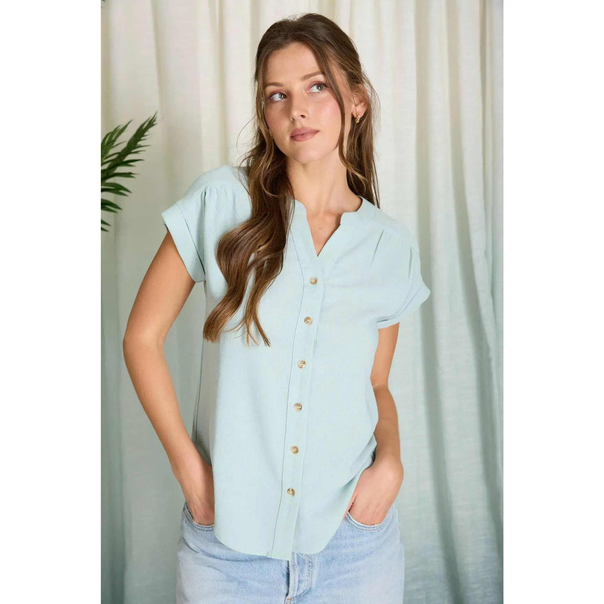 CUFFED SLEEVE LIGHTWEIGHT TOP