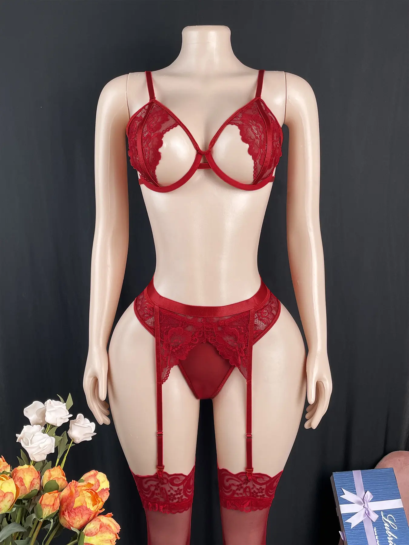 Underwear (with steel rims/triangular underwear/paired with suspender pants/paired with a pair of stockings) Four piece set of sexy lingerie, hot and tempting lace black set Womenswear baddie lenceria sexi mujer lace bra