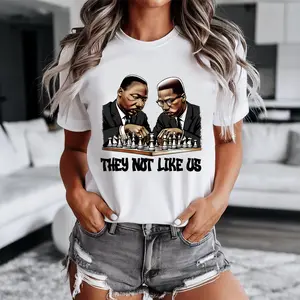 Chess Strategy Graphic Tee - Trendy Unisex Streetwear, Bold Artistic Design, Casual Urban Fashion Outfit