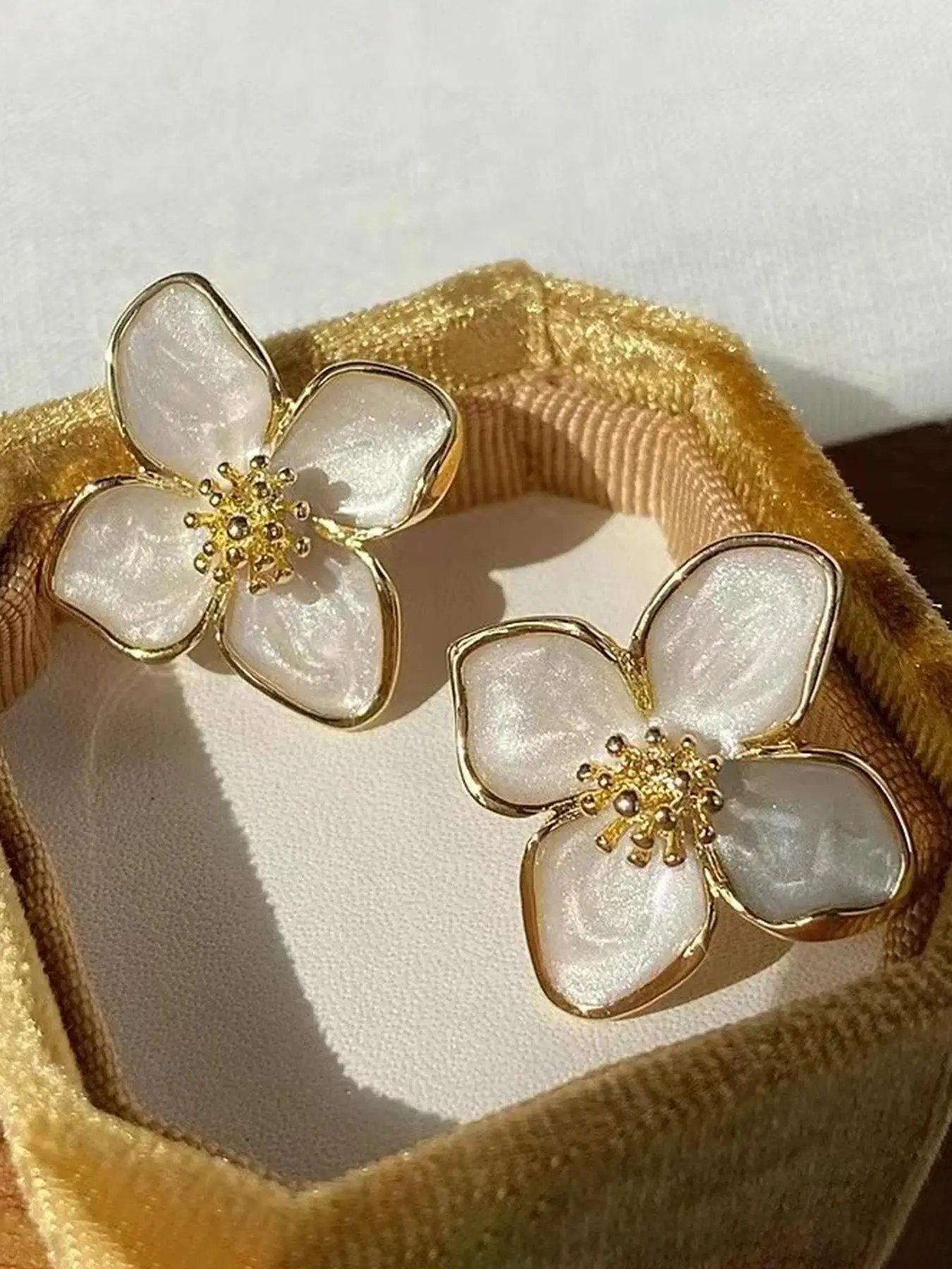 Faux Pearl Decor Flower Design Stud Earrings, Elegant Jewelry for Women, Trendy All-match & Exquisite Jewelry for Birthday Gift