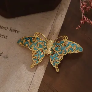 Palace style Exquisite butterfly brooch for women Fashion High quality ancient gold craftsm blue-green enamel vintage jewelry