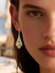 Hollow love peach heart pendant women's earrings earrings, light luxury high-end earrings, preferred birthday gifts, Valentine's Day, Mother's Day gifts are preferred