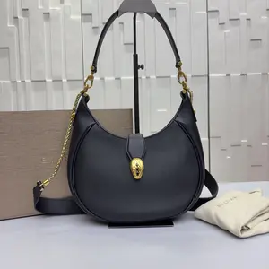 Pre-owned Bvlgari Leather Shoulder Bags 10.04'' R3219 Shoulder Bag C13345516074 0408 T5 Betsy