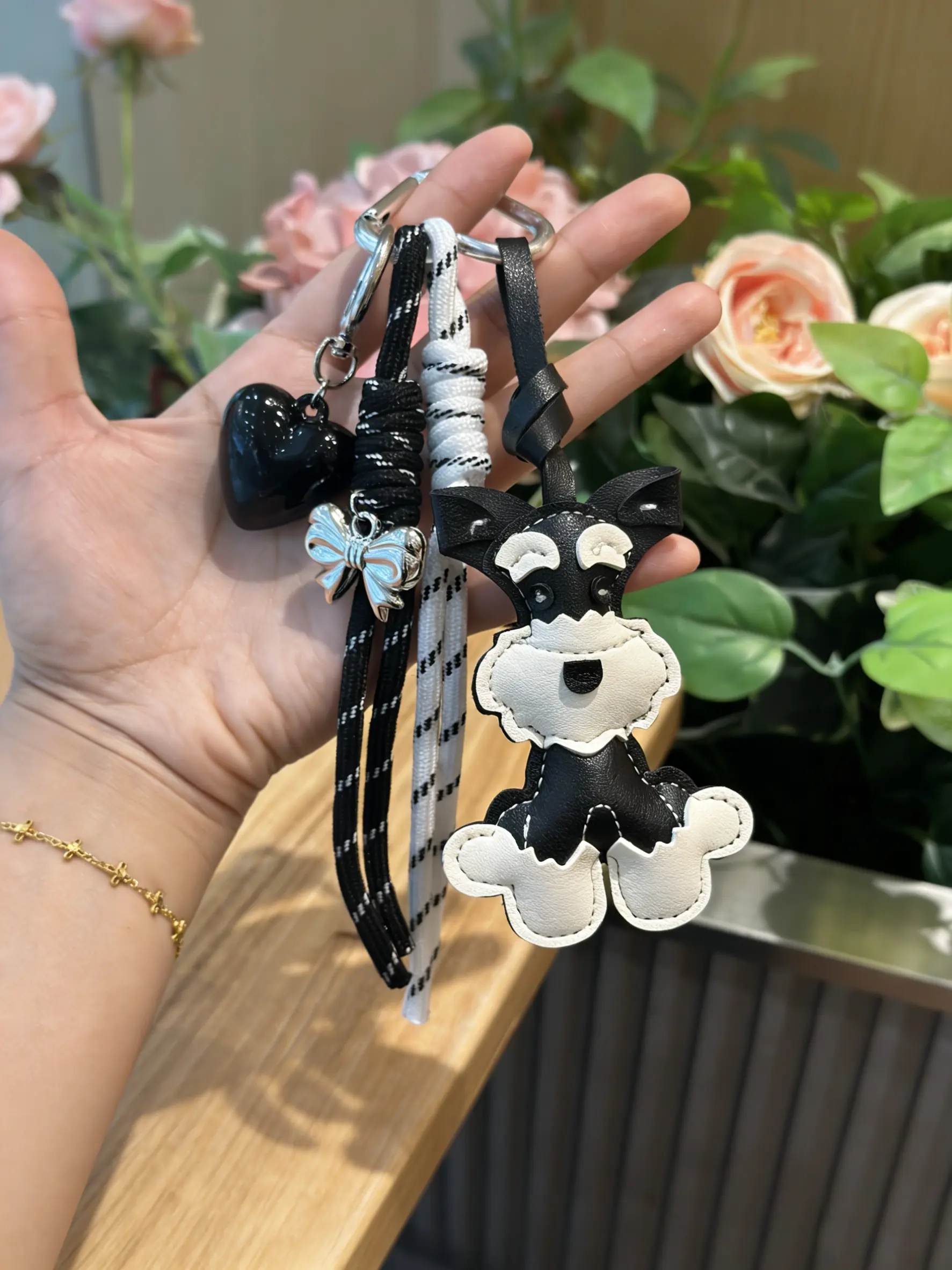 Bag Charm, Bag Accessories Charms, Schnauzer Heart-Shaped Bag Pendant Pu Leather Cute Grace Gifts Suitable For Bags And Keys Anti-Loss Rope for Handbags