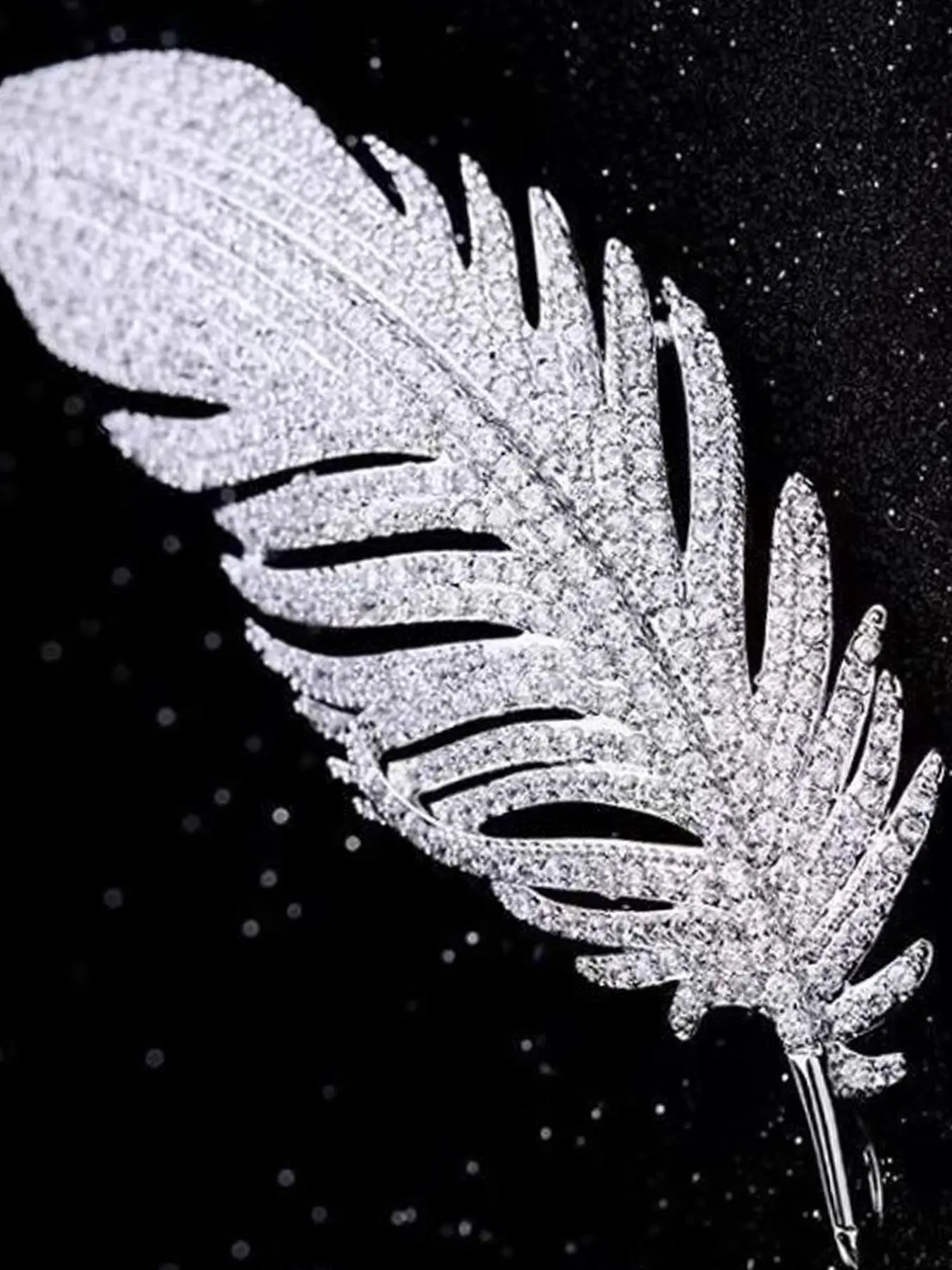 Feather Design Brooch, Elegant Rhinestone Decorated Durable Alloy Clothes Brooch, Fashion Accessories for Women & Men, Trendy All-match & Exquisite Brooch Jewelry for Birthday Gift, Alloy Brooch Pin