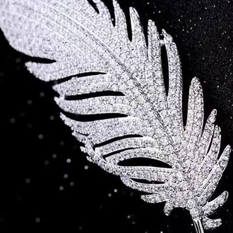 Feather Design Brooch, Elegant Rhinestone Decorated Durable Alloy Clothes Brooch, Fashion Accessories for Women & Men, Trendy All-match & Exquisite Brooch Jewelry for Birthday Gift, Alloy Brooch Pin