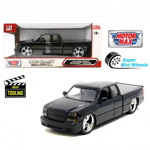 Motormax 1:25 Chevy Silverado Extended Cab 2006 Custom – Black