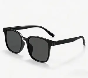 Fashionable and luxurious sunglasses