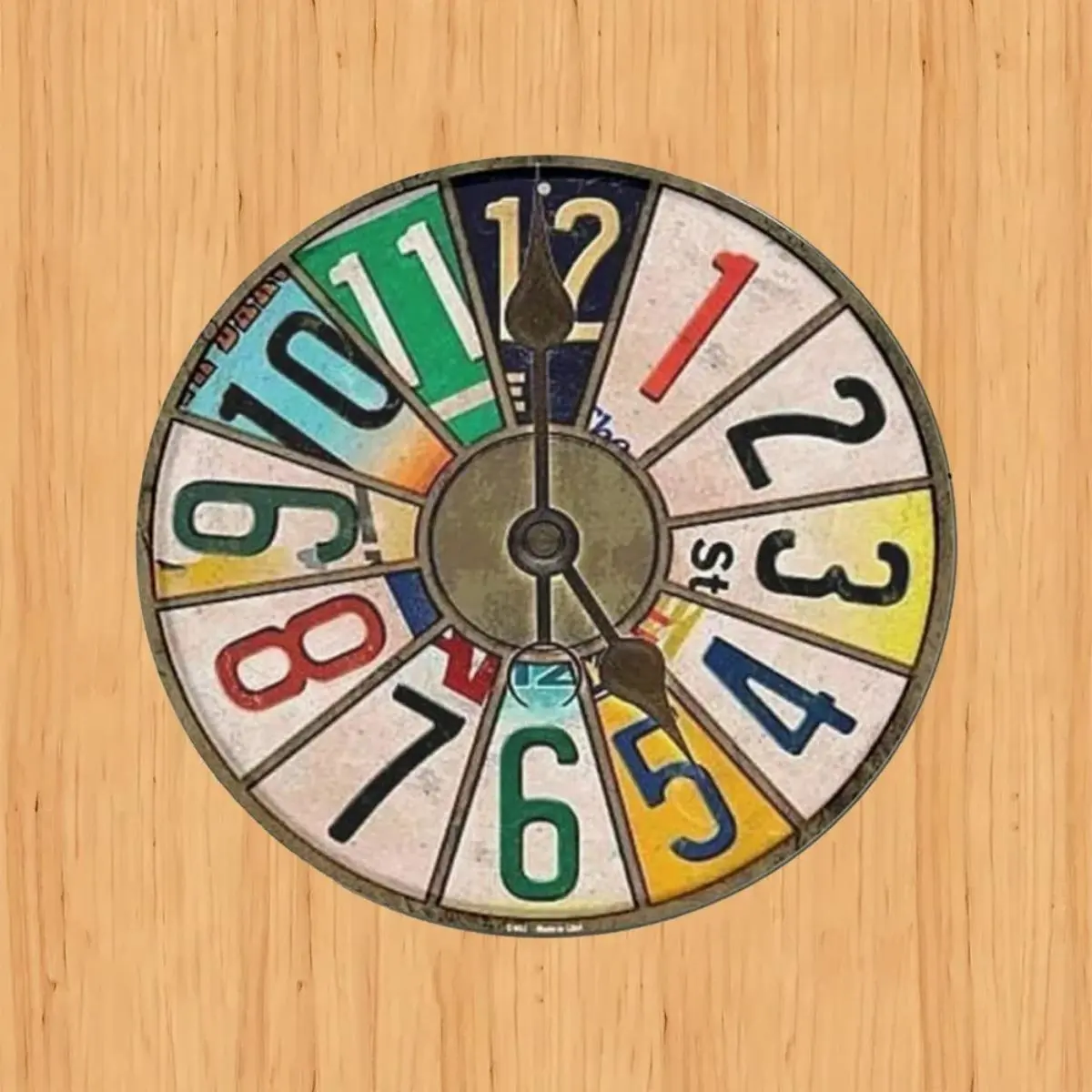 Round Tin Sign, 1 Count Colorful Geometric Pattern Metal License Plate Clock, Wall Decor for Home, Bar, Coffee Shop, Office