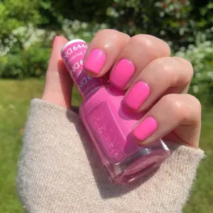 DND 644 PINKIE PROMISE Gel and Lacquer Duo nail care nail art color