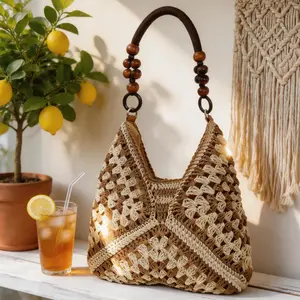 New Fashionable Handmade Woven Bag Versatile Paper Rope Crochet Straw Shoulder Bag for Beach & Vacation Style Lightweight Functional Summer Accessory