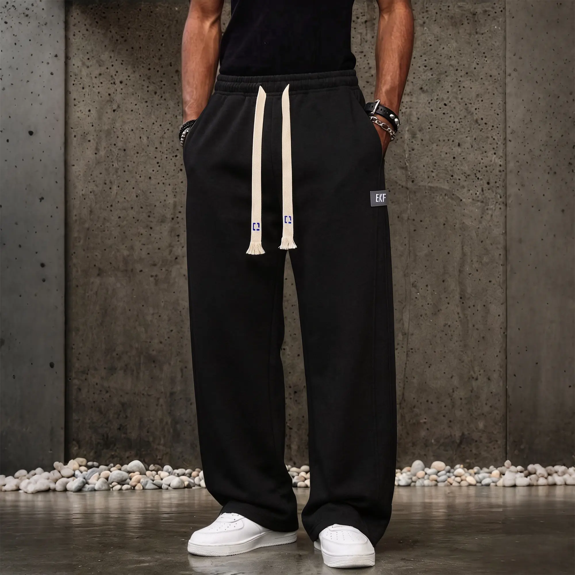 Men’s summer casual fashion pants—new solid-color, minimalist straight-leg drawstring trousers; outdoor long pants; jogging pants; soft and comfortable; suitable for outdoor sports, everyday wear, commuting to work, and streetwear.