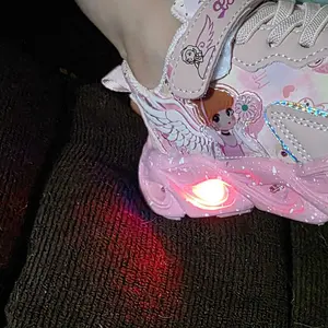 Kids Casual Shoes Girls Cartoon Breathable Non-Slip LED Light Sneakers Unisex Luminous Sneakers for Girls Sport Running Shoes Girl Birthday Present Comfortable & Playful Kids Shoes