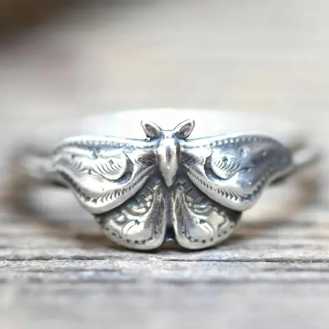 Gothic Punk Moth Ring, Vintage Metal Statement Ring for Women, Unique Dark Aesthetic Jewelry, Party Jewelry, Perfect for Parties