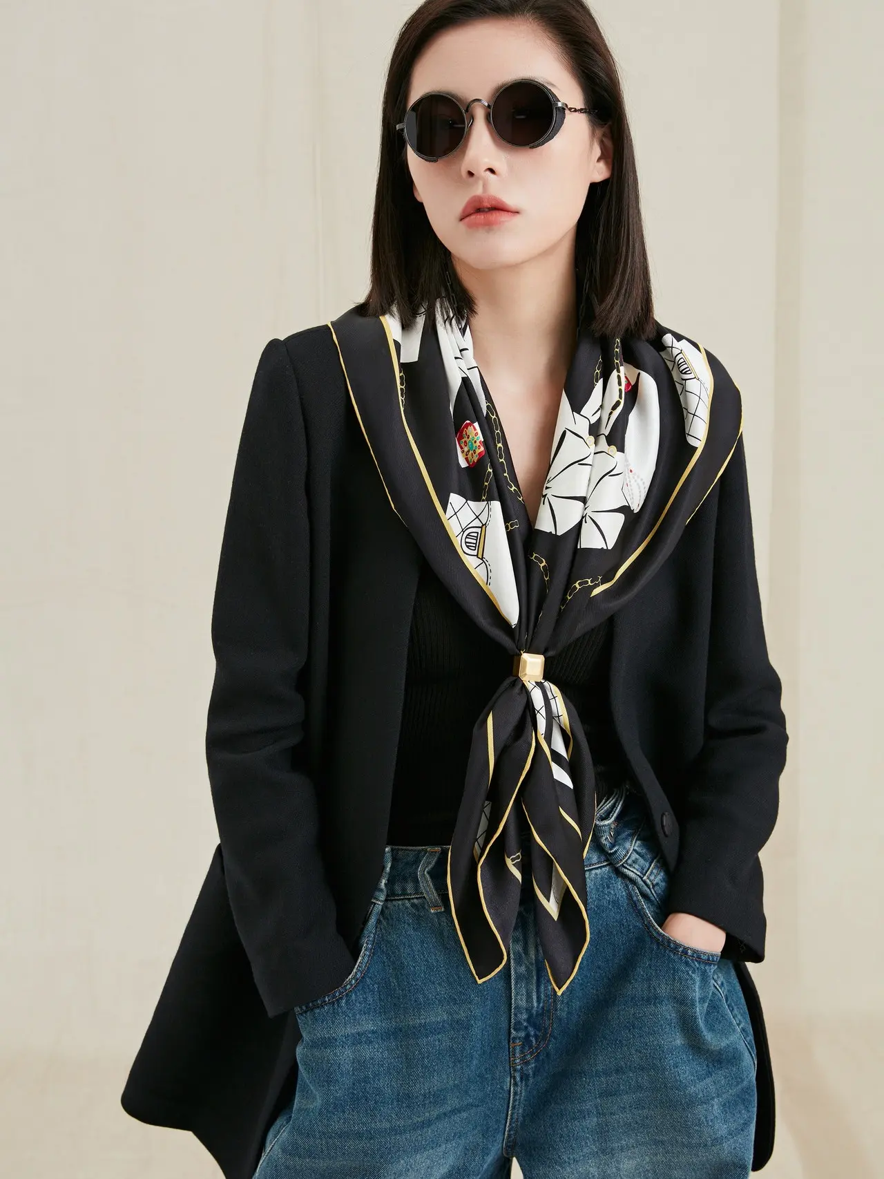 Jeelow 100% Pure Silk Scarves Square 35x35 Inches Mulberry Silk Shawl Wrap For Women Hair Wrapping (Black Yellow Edges)