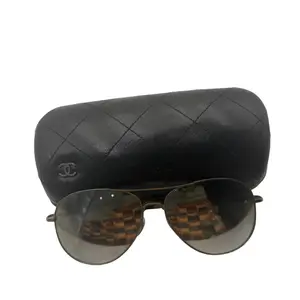 Pre-owned CHANEL Vintage Aviator Sunglasses Dark Gunmetal Frame Gradient Lens CC Logo Luxury Women Driving Shades