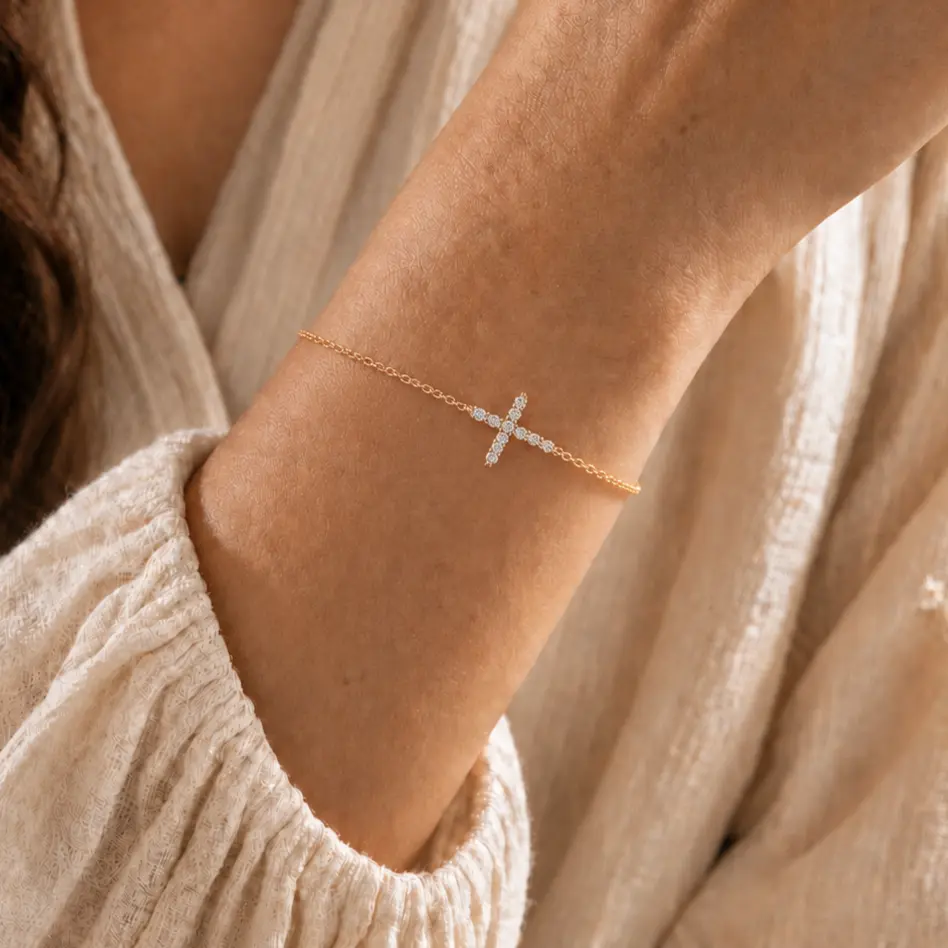 Gold Cross Bracelet for Women, Dainty Rhinestone Cross Bracelet with Gift Box, Adjustable Christian Faith Jewelry Gift