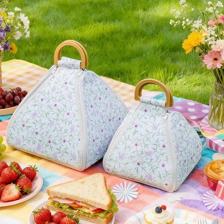 Foldable Waterproof Picnic Blanket with Handle - Compact Fold, Thick Moisture-Proof Outdoor Mat Cushion, Portable Set for Hiking, Outdoor Trips, Family Home Supplies Park Camping Gear