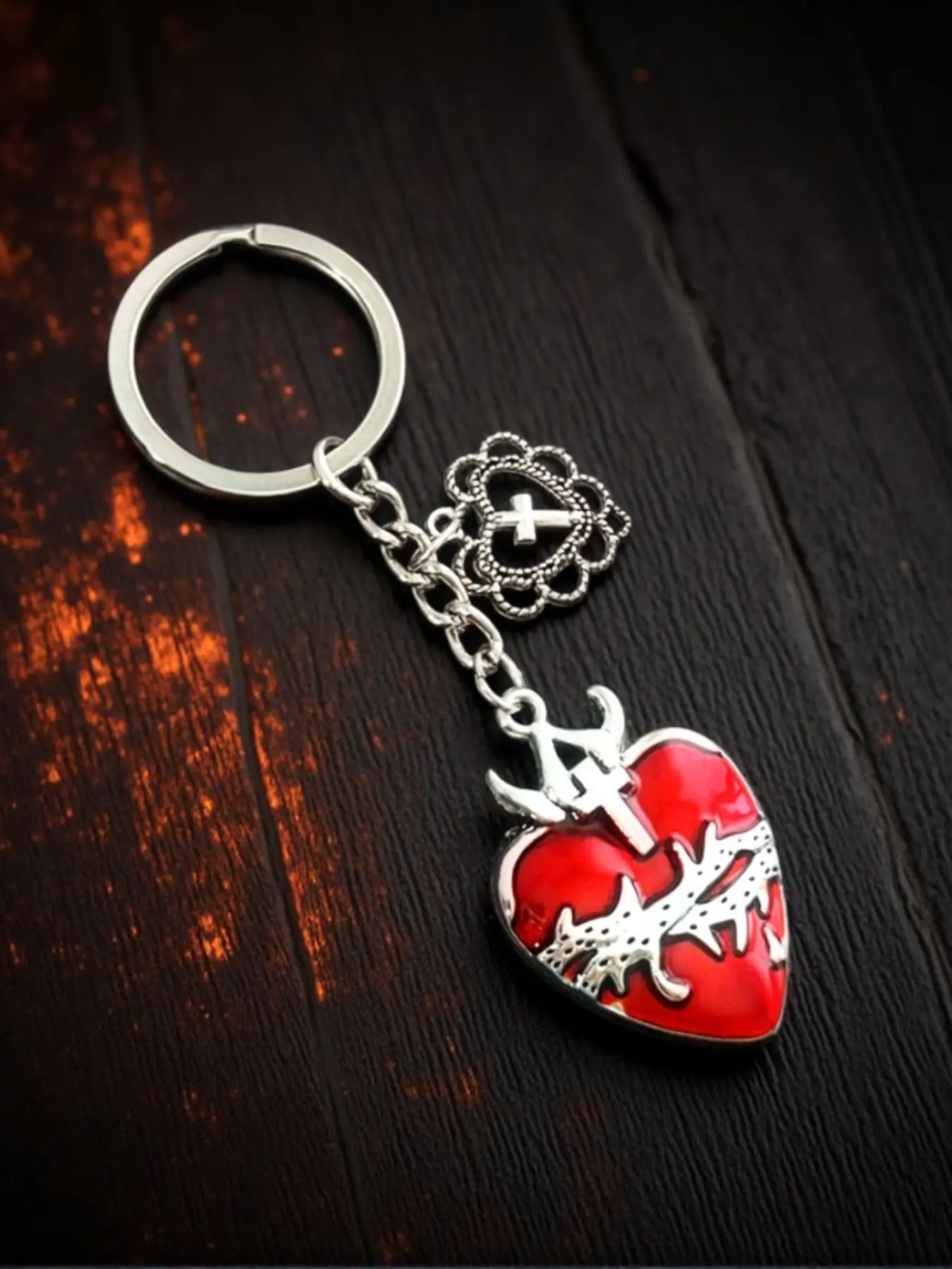Alloy Sacred Heart Keychain with Enamel Pendant, Unique Jewelry Gift for Special Occasions, Durable Alloy Material, Elegant Design