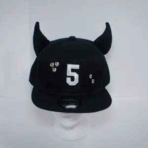 5 Hearts Devil Horn Beanie - Black Cap with Number "5" and Decorative Earrings