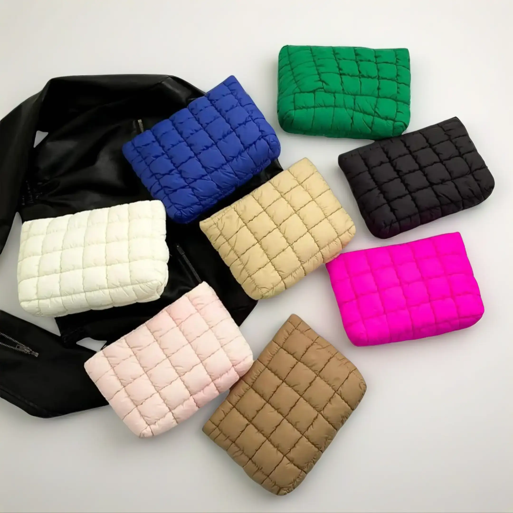 Women's Quilted Makeup Bag - Chic Plaid, Plain or Basic Cosmetic Organizer Pouch with Built-in Organizer, Large-Capacity Lightweight Leakproof Bag for Storing Beauty Products, Party Use, Cosmetic Bag For Purse, Travel Beauty Bag