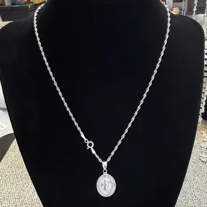 Cadena Singapore 16 de largo en plata 925 italiana con dije de san Judas Tadeo en plata 925mex