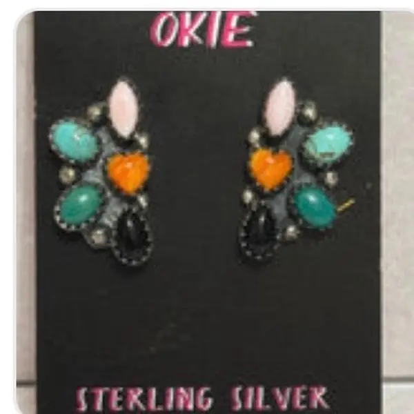 Half cluster earrings