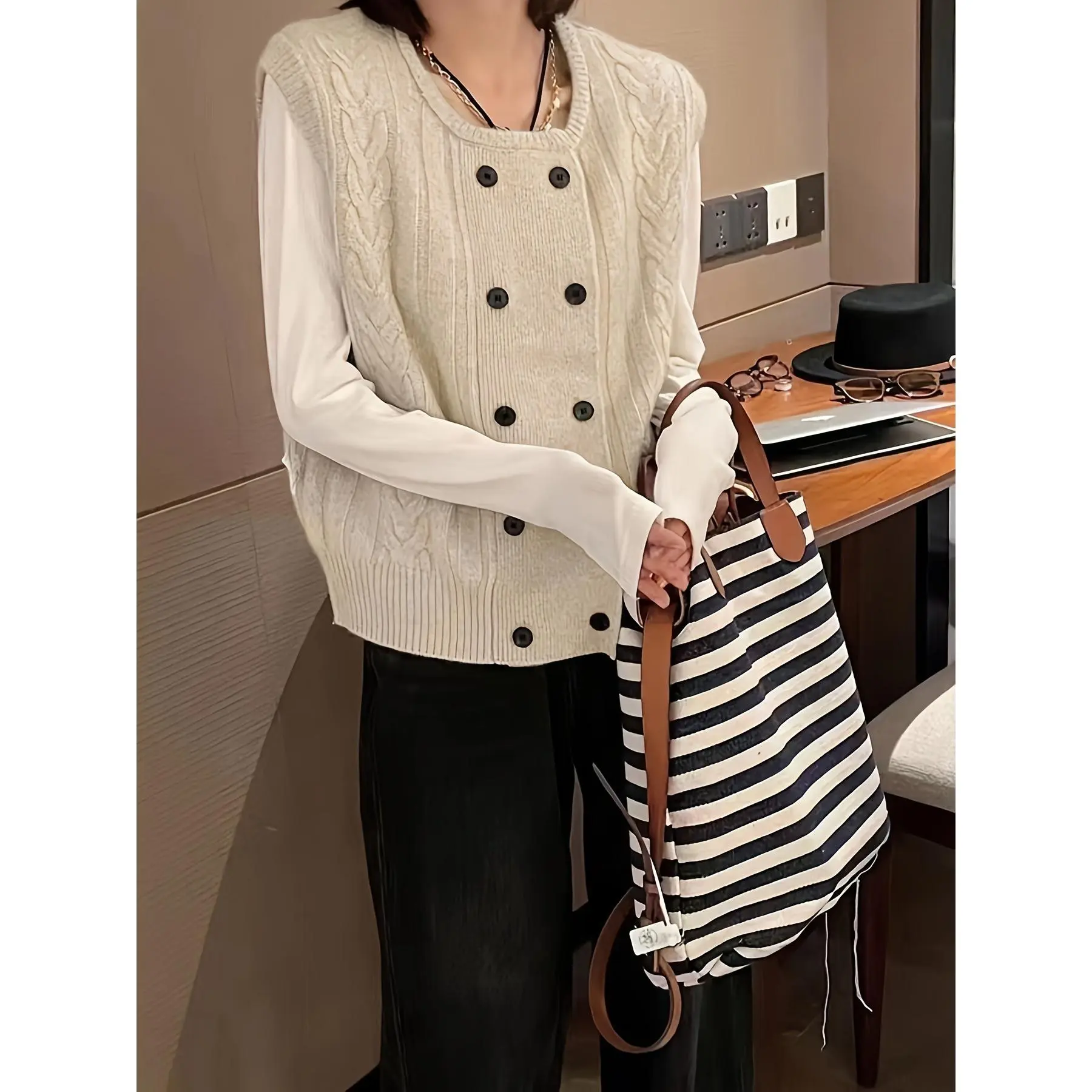Chic Cable Knit Sleeveless Sweater Vest for Women - Viscose Blend, Machine Washable, Round Neck, Solid Color, Perfect for Spring & Fall - Casual Chic Style
