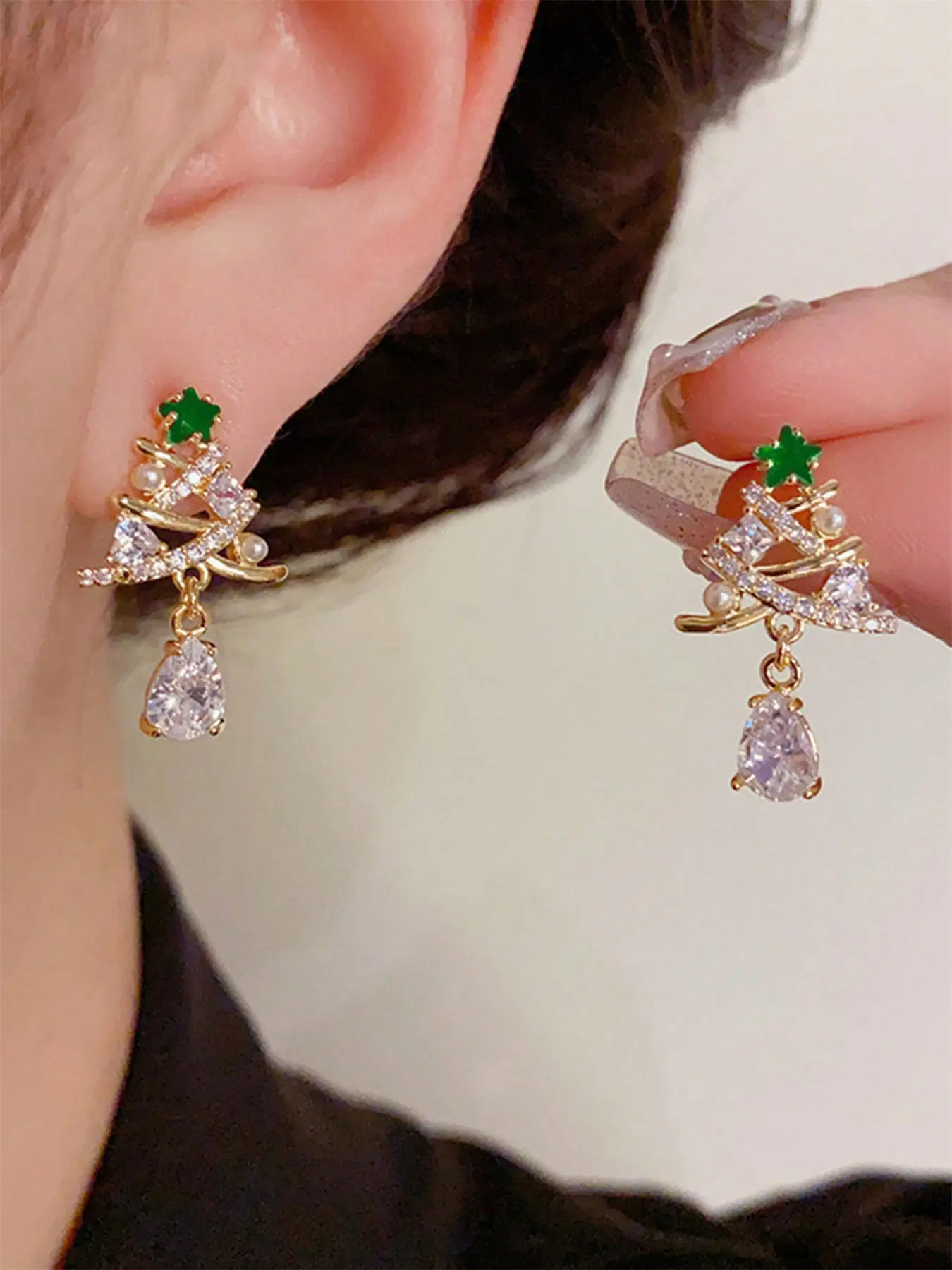 1 Pair Gorgeous Christmas Tree Cubic Zirconia Stud Earrings For Women For Christmas Day Jewelry Party Gift