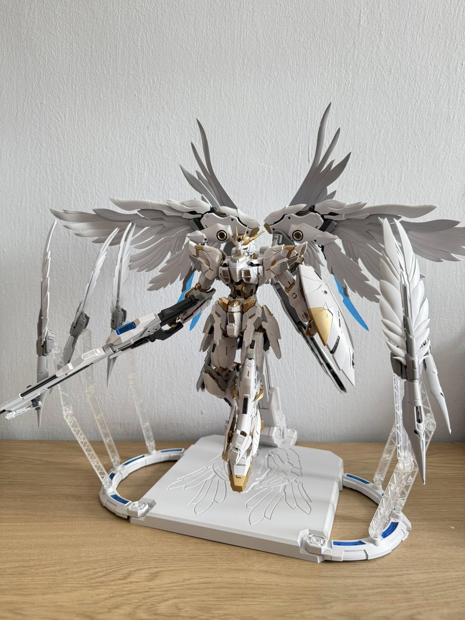 Funtasy Planet 1/100 Mecha Model Kit -Celestial Guardian Oberon, Articulated Action Figure Building Kit, 6 Funnels & Gold Pre-Painted Parts, Premium Gift for Adults & Teens