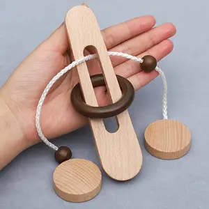 [Wooden Ring Puzzle] Wooden Ring Unlocking Game, Magic Ring Escape Classic Puzzle Toy, Kongming Lock Luban Lock Intelligence Toy