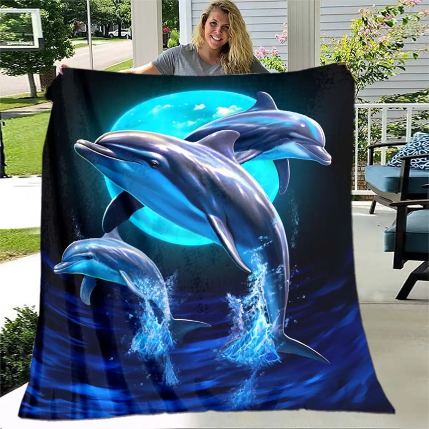 1pc Animals-Themed Vibrant Jumping Dolphins Flannel Blanket - Multi-Size (30X40in（76×100Cm）,40X50in（100×130Cm）,60X80in（150×200Cm）) - Lightweight,Soft,Cozy,Versatile Throw - Festival & Home Decor Essential for Sofa