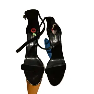 Kenneth Cole Black Sandals with Flowers Patterns Women's Shoes Size 10 Fashion Accessories