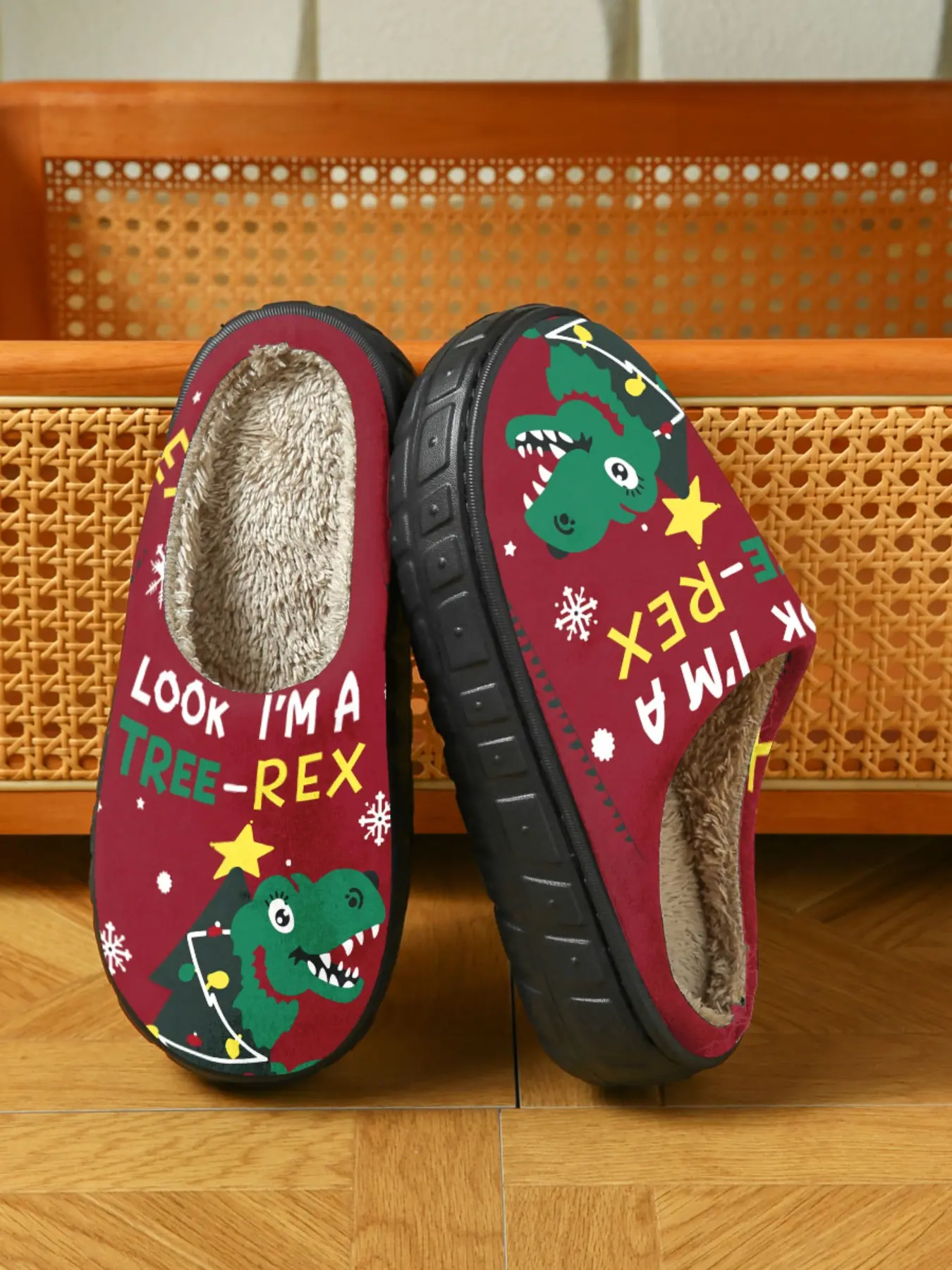 ✨1 Pair Christmas Dinosaur Tree-Rex Fuzzy Slippers - Funny Playful Christmas Style, Plush Lined & Thick Sole Soft Cushioning, Perfect for Christmas Enthusiasts & Funny Playful Lovers in Winter Home Wear🔥