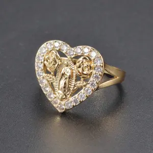 Gold-plated ring with a heart and rose design adorned with sparkling stones – An elegant jewelry gift for women.