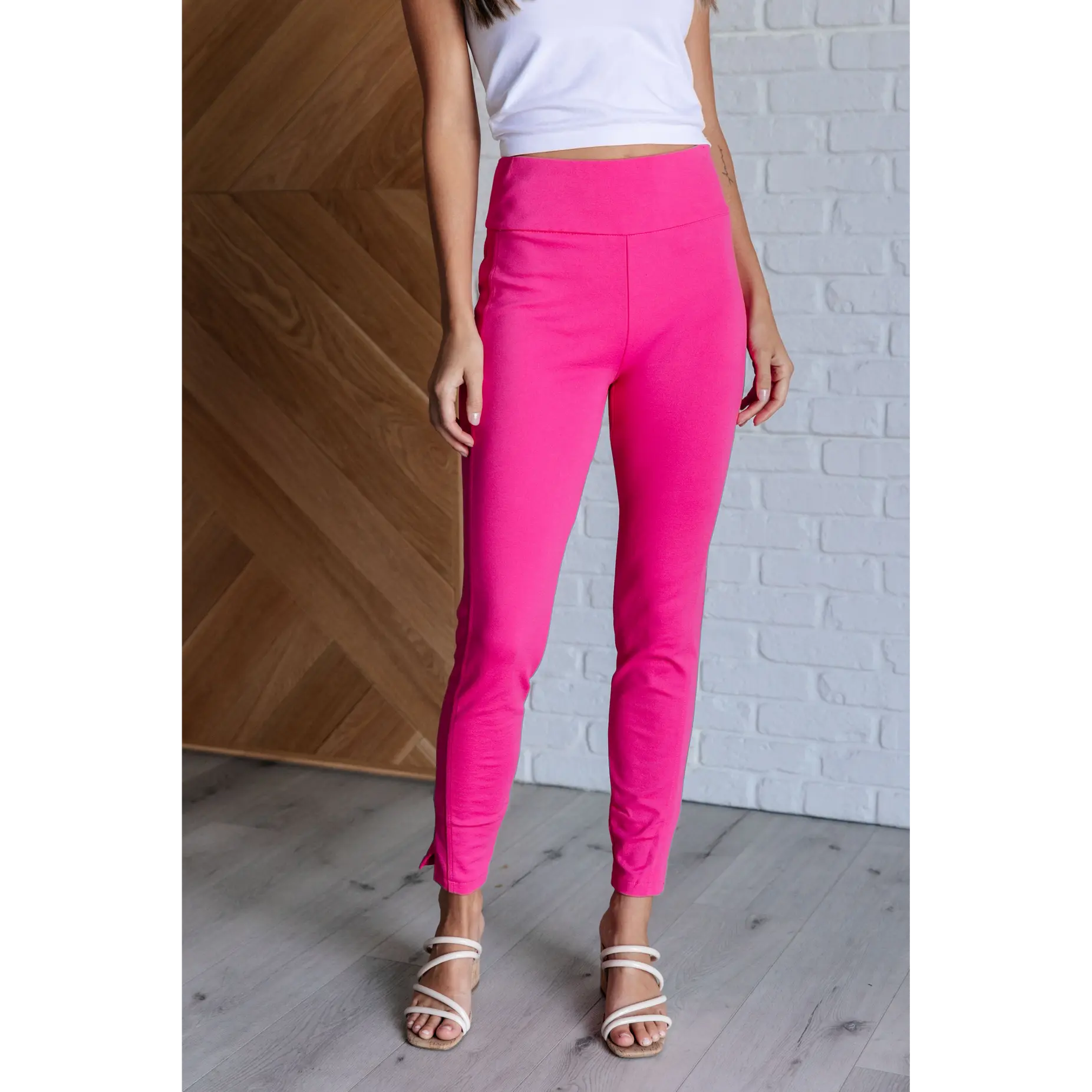Dear Scarlett Magic Skinny 28" Pants in Hot Pink