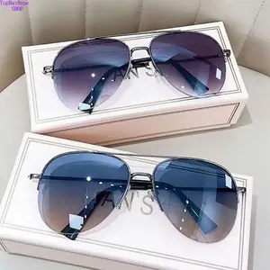 Unisex Vintage Gradient Oversized Full-Rim Sunglasses, UV400 Protective Lightweight Fashion Eyewear, Ideal for Driving & Outdoor Travel