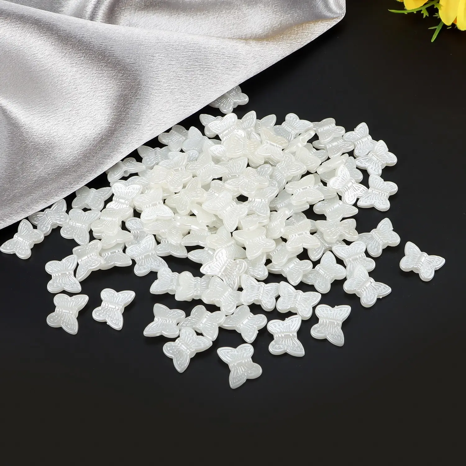 100pcs Acrylic Butterfly Beads with Holes, DIY Handmade Jewelry Making Supplies, Bracelet Necklace Keychain Crafts, DIY Beading Accessories, Butterfly Charms, Charms for necklaces