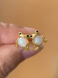 Cute Frog Imitation Opal Earrings for Women, Simple and Unique Design, Casual Party Jewelry, Versatile Ear Rings for All Occasions, Fun Earrings