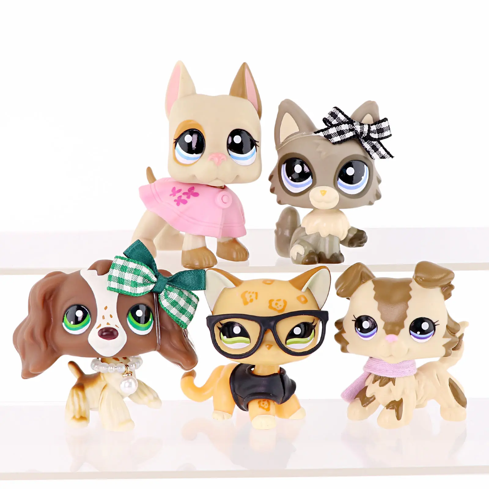 5-Piece Wiggle-Head Mini Cat & Dog Animal Figurine Set, Cartoon Pet Figures with Dress, Bow, Glasses & Scarf Accessories, Collectible Desktop Ornament Toys, Ideal Gift for Kids