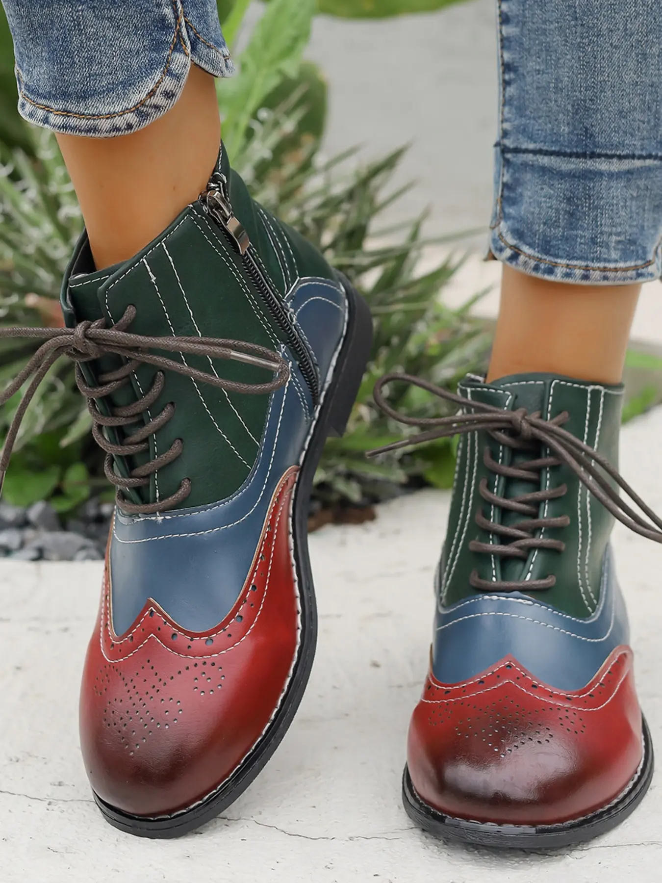 Women's Punk Style Combat Boots with Buckles and Side Zipper, Fashionable Trendy Design for Stylish PU Leather Casual Boots