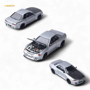 Focal Horizon Skyline GT-R R32 Silver Garage Active 1:64