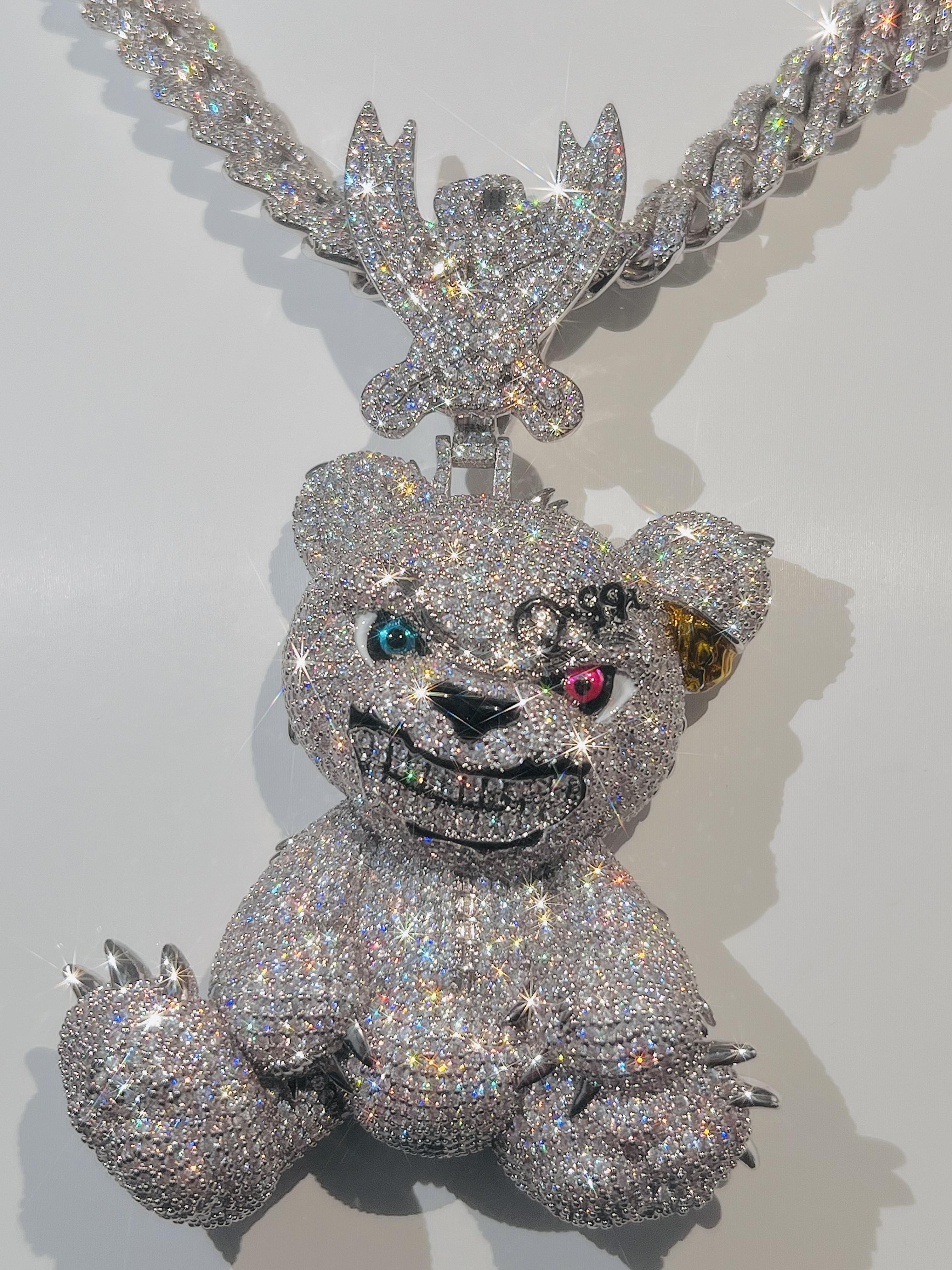 Luxury Little Ice Bear Customized Pendant Ice Crystal Electroplating Process Full Diamond Luxury Pendant Hip Hop Style Little Bear Silicone Diamond Path Tester Gold Plated Fashion Trend Hip Hop Street Culture Jewelry, Father's Day and Mother's Day Gifts