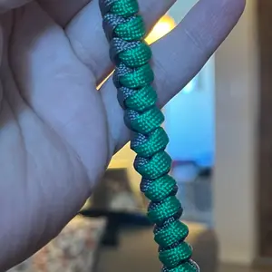 Paracord lanyard