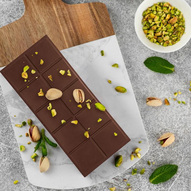 Luvé Dubai Milk Chocolate Bar 7oz Pack of Kunafa Pistachio Chocolate Bar Premium Flavor Crafted for Chocolate Lovers Dessert Snack Ideal for Birthdays or Corporate Gifting