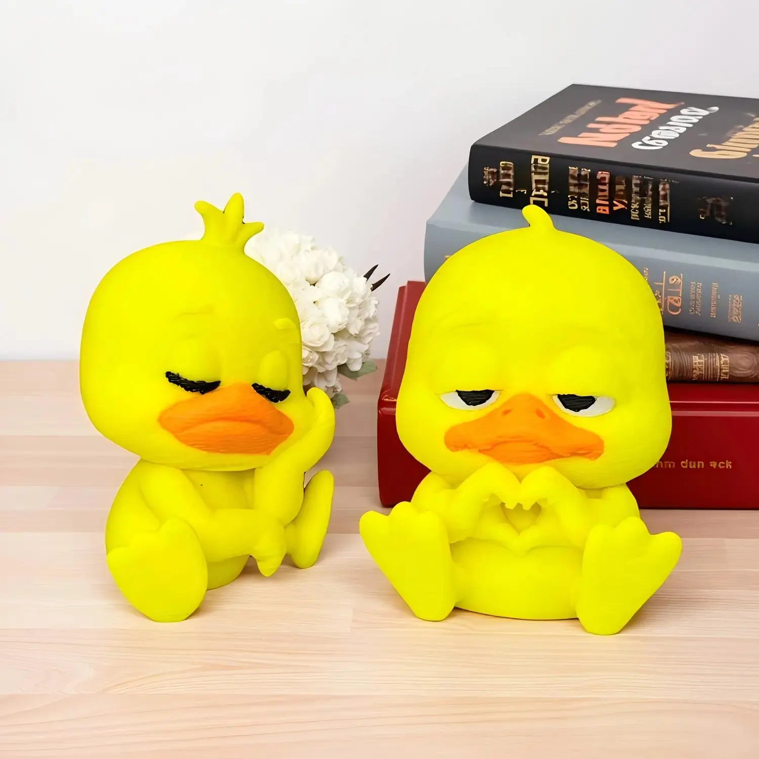 Lightweight Heart Gesture Duck Figurine - Miniature, Cartoon Rubber Duck, Animal and Nature, Colorful Decorative, Cute Little Objects Styles, Compact Car Dashboard Accessory, Holiday Gift, Miniature Figurines, Animal And Nature Figures Figurines